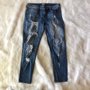 High-Waisted ripped Jeans